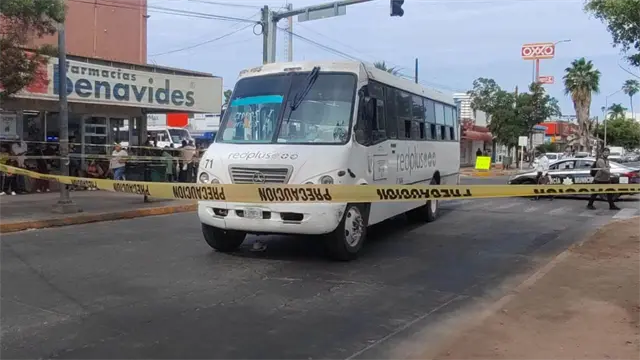 Muere adulto mayor tras ser arrollado por camión urbano en pleno centro de Los Mochis Muere adulto mayor tras ser arrollado por camión urbano en pleno centro de Los Mochis