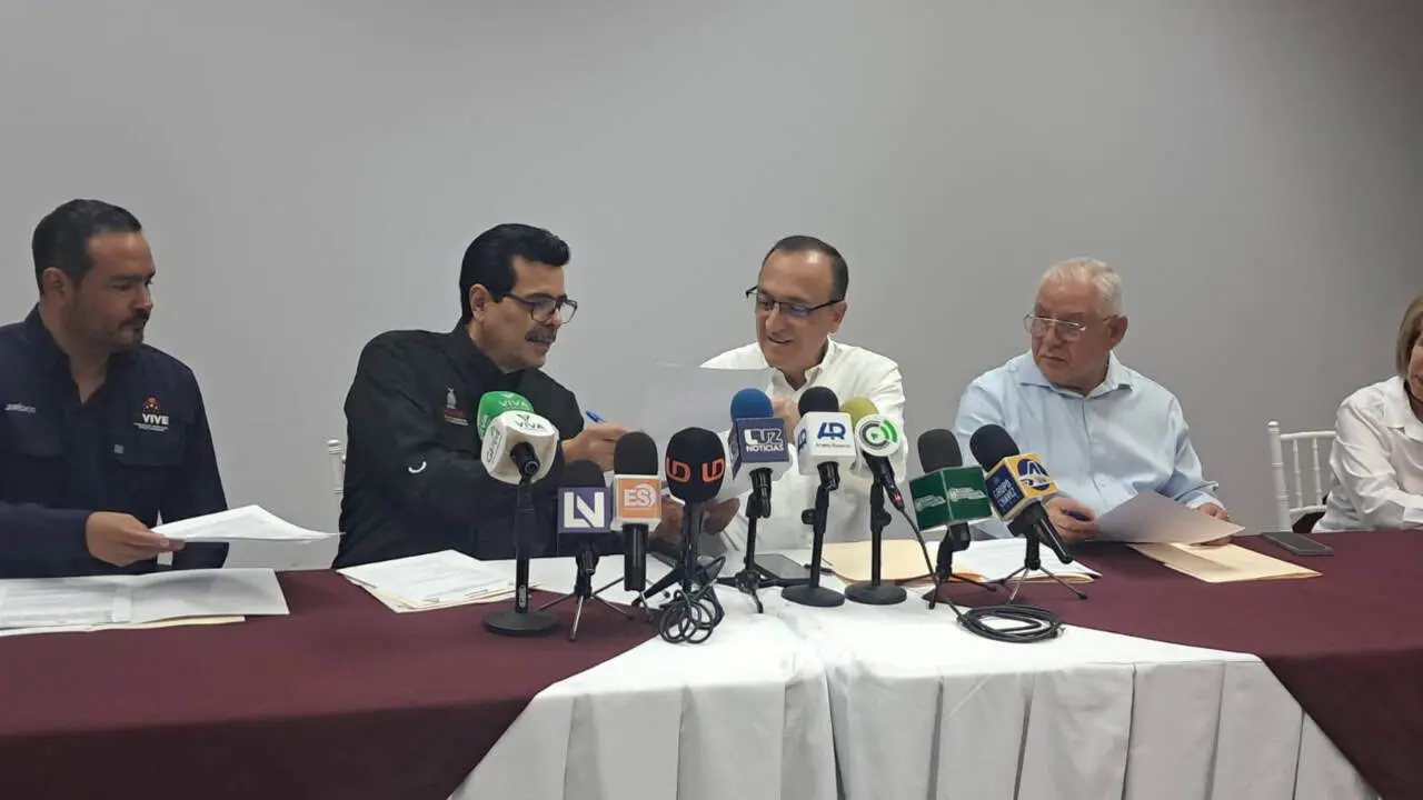 Ahome y CVIVE firman convenio para destrabar escrituras y dar certeza jurídica a familias Ahome y CVIVE firman convenio para destrabar escrituras y dar certeza jurídica a familias