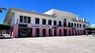 Ayuntamiento de Mazatlán estrena fachada ¡Es rosa!