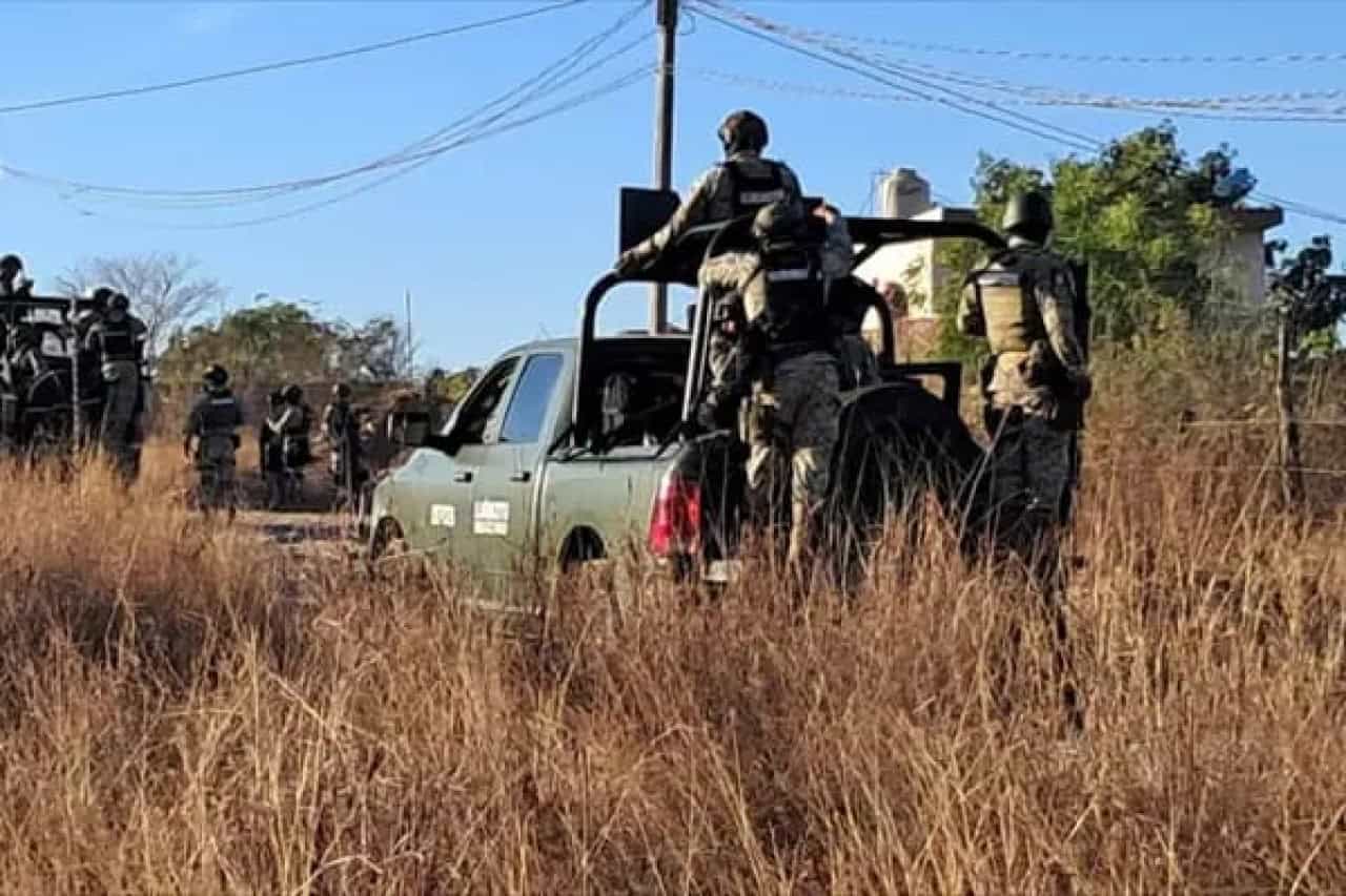 Capturan a tres secuestradores y liberan a su víctima en operativo militar en Elota