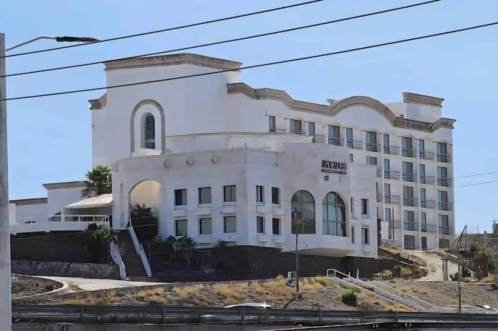 El Hotel Colinas de Los Mochis inicia su rehabilitación tras años de abandono