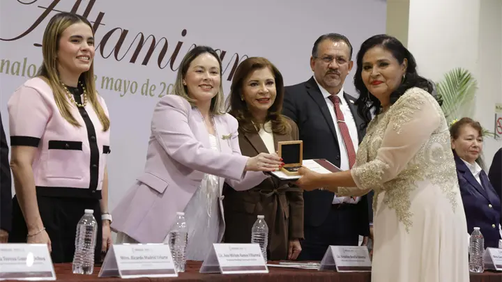 Gobernadora Yeraldine Bonilla reitera el trabajo conjunto con el magisterio para fortalecer la educación en Sinaloa