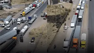 Cierran accesos carreteros a Chihuahua por marchas que exigen juicio político contra gobernadora Maru Campos