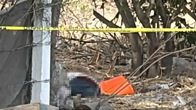 Abandonan cuerpo con mensaje junto a La Costera, en Aguaruto