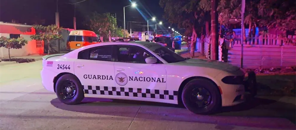 Muere elemento de la Guardia Nacional tras ataque armado en puesto de hamburguesas en Aguaruto, Culiacán Muere elemento de la Guardia Nacional tras ataque armado en puesto de hamburguesas en Aguaruto, Culiacán