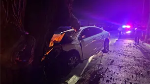 Muere conductor ebrio que chocó contra un álamo en Los Mochis