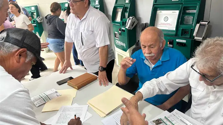 CFE: Instalan mesas en todo Sinaloa para recabar 250 mil firmas contra altos cobro CFE: Instalan mesas en todo Sinaloa para recabar 250 mil firmas contra altos cobro