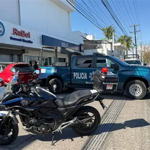 Asaltan sucursal bancaria en la colonia Francisco Villa de Mazatlán Asaltan sucursal bancaria en la colonia Francisco Villa de Mazatlán