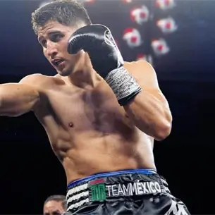 Así fue el TKO con el que Marco Verde ganó su sexta pelea profesional