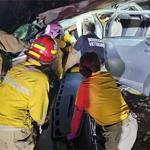 Volcadura deja dos muertos en Los Zapotes, cerca del penal de Mazatlán