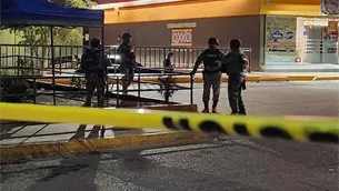 Asesinan a balazos a un hombre afuera de una tienda de autoservicio en el fraccionamiento Prado del Sol en Culiacán Asesinan a balazos a un hombre afuera de una tienda de autoservicio en el fraccionamiento Prado del Sol en Culiacán