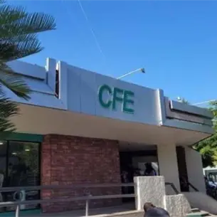 Calor extremo en Sinaloa y sin respuesta de CFE: adulta mayor de 79 años tiene dos días sin luz en Los Mochis