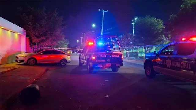 Hombre muere tras ser atacado a balazos frente a un estadio de beisbol en Culiacán