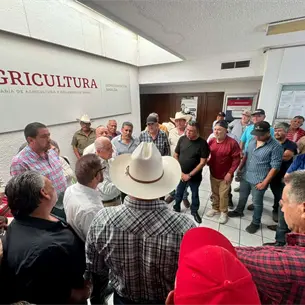 Sader entregó tarjetas del Bienestar en Sinaloa, pero el pago no llega a productores Sader entregó tarjetas del Bienestar en Sinaloa, pero el pago no llega a productores