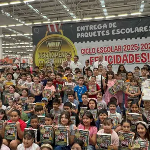 ¡Premio al esfuerzo! Casa Ley entrega 350 paquetes escolares a niños de Culiacán