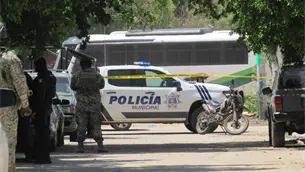Asesinan a balazos a un joven dentro de una vivienda en Urbi Villas, al sur de Mazatlán Asesinan a balazos a un joven dentro de una vivienda en Urbi Villas, al sur de Mazatlán