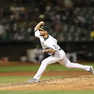 Norge Ruiz es nuevo abridor de los Tomateros de Culiacán para la temporada 26-27 Norge Ruiz es nuevo abridor de los Tomateros de Culiacán para la temporada 26-27
