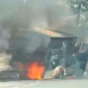 Se incendia camión de valores rumbo a Surutato en Badiraguato; custodios logran escapar