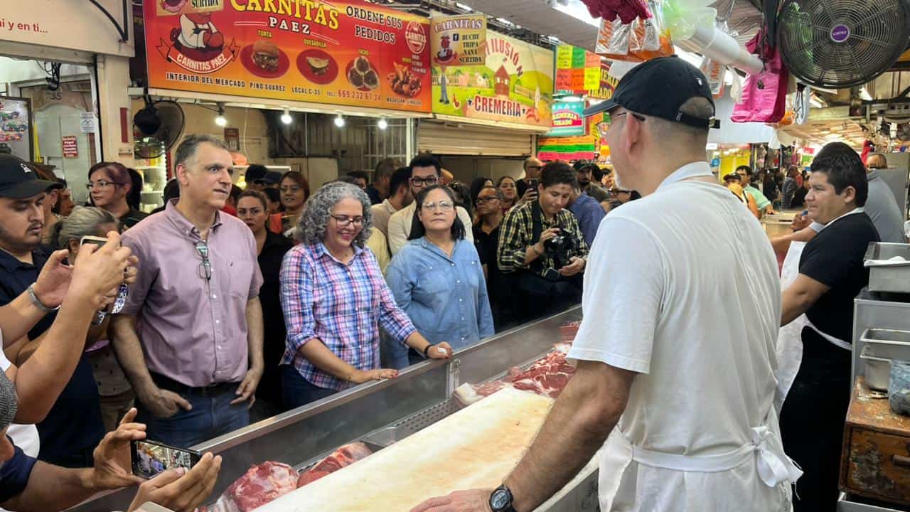 Graciela Domínguez: “Venimos a un diálogo directo con ellos”; recorre el mercado Pino Suárez en Mazatlán Graciela Domínguez: “Venimos a un diálogo directo con ellos”; recorre el mercado Pino Suárez en Mazatlán
