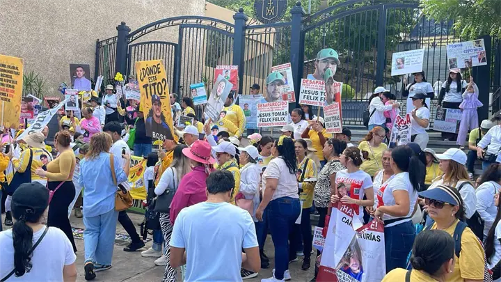 Marchan en Culiacán por el Día Internacional de las Víctimas de Desaparición Forzada Marchan en Culiacán por el Día Internacional de las Víctimas de Desaparición Forzada
