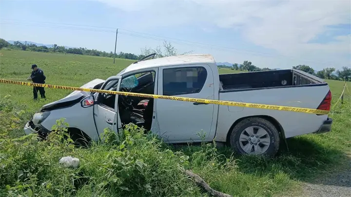 Muere joven de 21 años tras volcar en una camioneta en El Fuerte Muere joven de 21 años tras volcar en una camioneta en El Fuerte