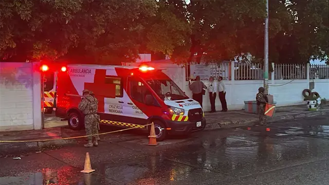 Teresa iba a recoger a su hijo a la primaria y murió electrocutada por un cable, en Culiacán Teresa iba a recoger a su hijo a la primaria y murió electrocutada por un cable, en Culiacán