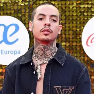 Natanael Cano desata la polémica: Lo acusan de llegar en estado de ebriedad a los Premios Juventud