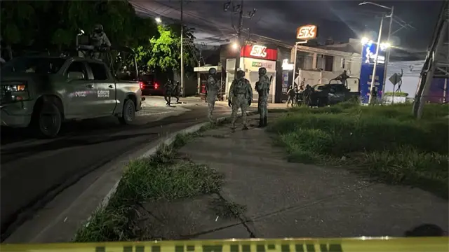 Atentan contra dos hombres en un expendio de Las Estancias, Culiacán; uno murió y otro quedó herido Atentan contra dos hombres en un expendio de Las Estancias, Culiacán; uno murió y otro quedó herido