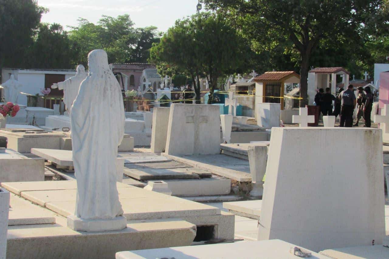 Asesinan a una persona en el panteón municipal Jardín, en Mazatlán Asesinan a una persona en el panteón municipal Jardín, en Mazatlán