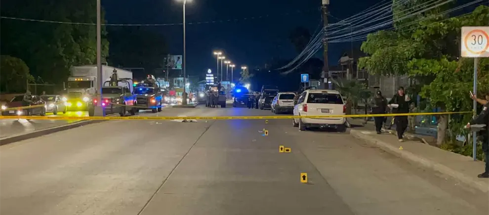 Ejecutan a un hombre frente a la Tercera Región Militar en Mazatlán Ejecutan a un hombre frente a la Tercera Región Militar en Mazatlán