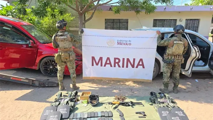 Marina asegura droga, armamento, vehículos y equipo táctico en Sinaloa Marina asegura droga, armamento, vehículos y equipo táctico en Sinaloa