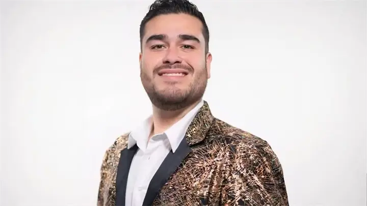 El vocalista Ralex Siria llega a Los Nuevos Santa Rosa con nueva música y una etapa renovada para la agrupación sinaloense El vocalista Ralex Siria llega a Los Nuevos Santa Rosa con nueva música y una etapa renovada para la agrupación sinaloense