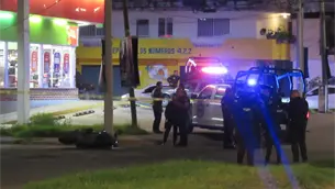 Asesinan a balazos a motociclista en el fraccionamiento El Toreo en Mazatlán Asesinan a balazos a motociclista en el fraccionamiento El Toreo en Mazatlán