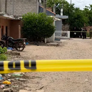 Ejecutan a una mujer en Villa Unión, al sur de Mazatlán; iba llegando a su casa Ejecutan a una mujer en Villa Unión, al sur de Mazatlán; iba llegando a su casa