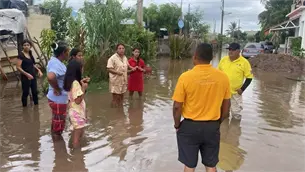 Brindan auxilio, atención médica y apoyo alimentario a familias damnificadas de Navolato Brindan auxilio, atención médica y apoyo alimentario a familias damnificadas de Navolato