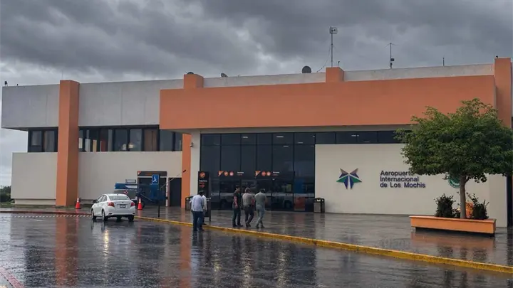 Huracán Polo provoca cancelación de vuelo Los Mochis-La Paz; pasajeros serán reprogramados hasta el 3 de octubre Huracán Polo provoca cancelación de vuelo Los Mochis-La Paz; pasajeros serán reprogramados hasta el 3 de octubre