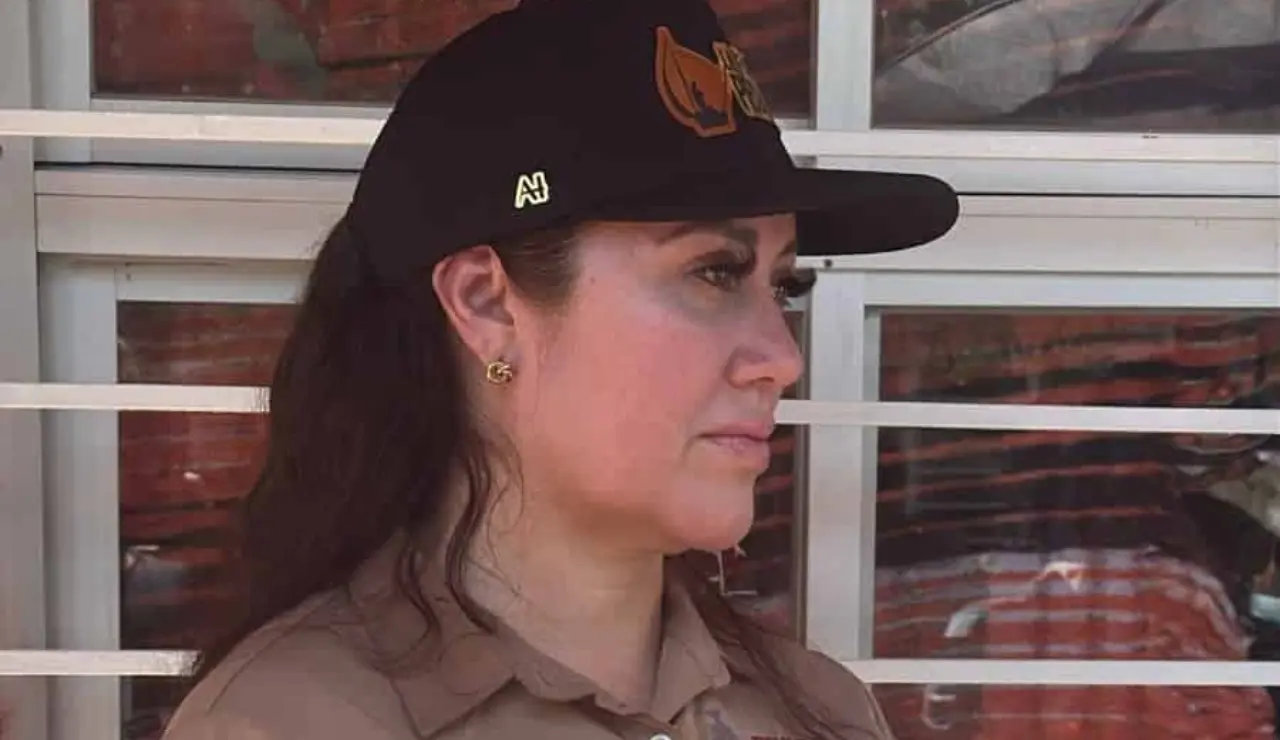 Secretaría de pesca pide no arriesgar la vida por una panga ante mar de fondo en Sinaloa Secretaría de pesca pide no arriesgar la vida por una panga ante mar de fondo en Sinaloa