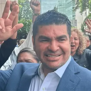 Rodolfo Valenzuela se registra para la coordinación federal del Distrito 7 con Morena Rodolfo Valenzuela se registra para la coordinación federal del Distrito 7 con Morena