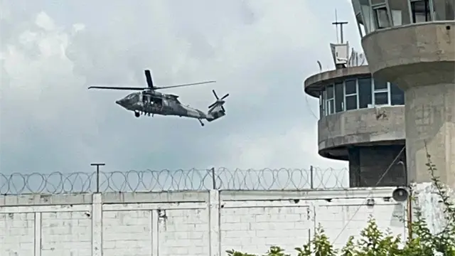 Se registra balacera al interior del penal de Mazatlán; activan operativo hasta con helicóptero Se registra balacera al interior del penal de Mazatlán; activan operativo hasta con helicóptero