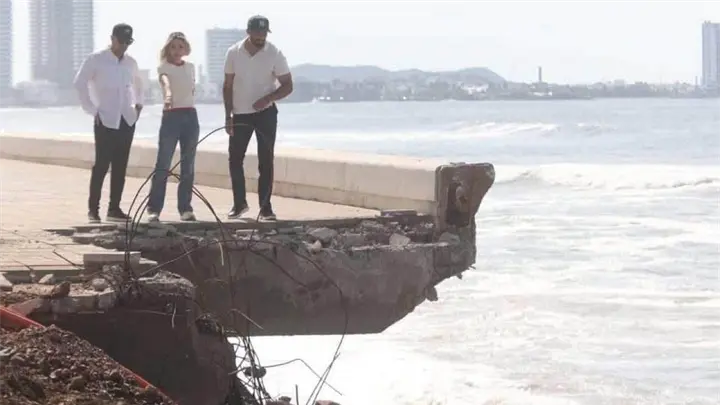 Estrella Palacios supervisa daños en el malecón por fuerte oleaje; reparaciones iniciarán cuando las condiciones del mar lo permitan