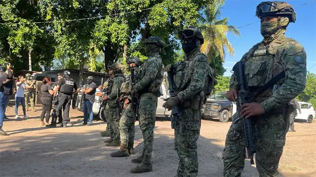 Son siete detenidos en el operativo militar en la Laguna Colorada, Culiacán; entre ellos dos mujeres