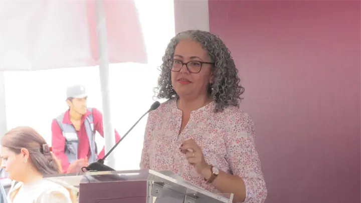 Entrega gobernadora Graciela Domínguez lotes a 60 familias desplazadas en el fraccionamiento CVIVE de Mazatlán Entrega gobernadora Graciela Domínguez lotes a 60 familias desplazadas en el fraccionamiento CVIVE de Mazatlán