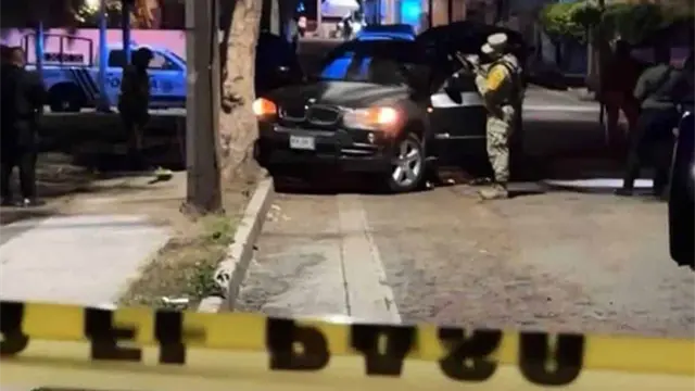 Atacan a conductor de camioneta de lujo a una cuadra del malecón en Mazatlán