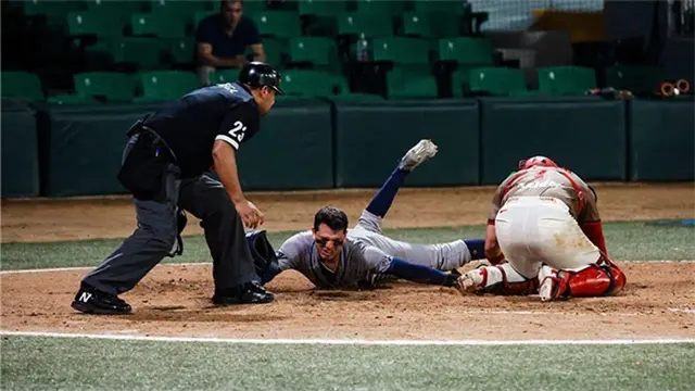 Jaguares golpea en la novena y empata la serie