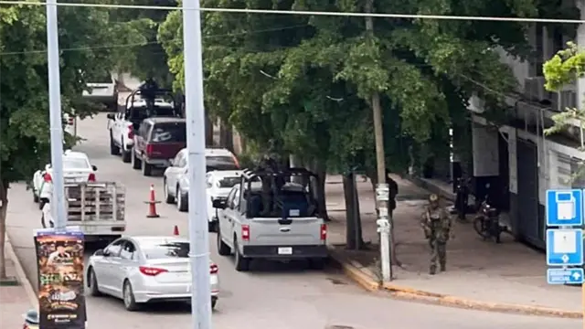 Marina y Guardia Nacional blindan la FGR en Guasave tras muerte de “Chuy González”; rinden declaraciones
