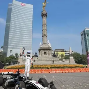 La delincuencia empaña la fiesta de Checo Pérez en Reforma; aficionados reportan robos