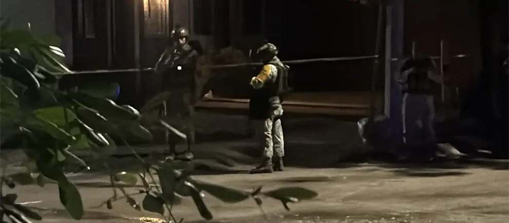 Arrojan explosivo a un domicilio en Pradera Dorada 2 en Mazatlán; hay un hombre lesionado Arrojan explosivo a un domicilio en Pradera Dorada 2 en Mazatlán; hay un hombre lesionado